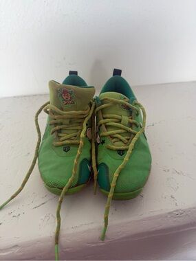 Youth Nike Trout baseball spikes 3.5
